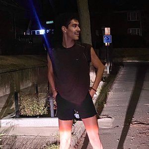 Meet your Posher, Jonathan